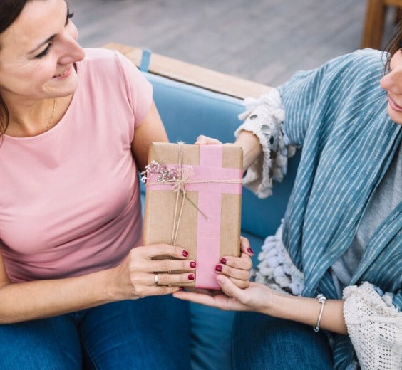 Gift to friends with personalized gift cards